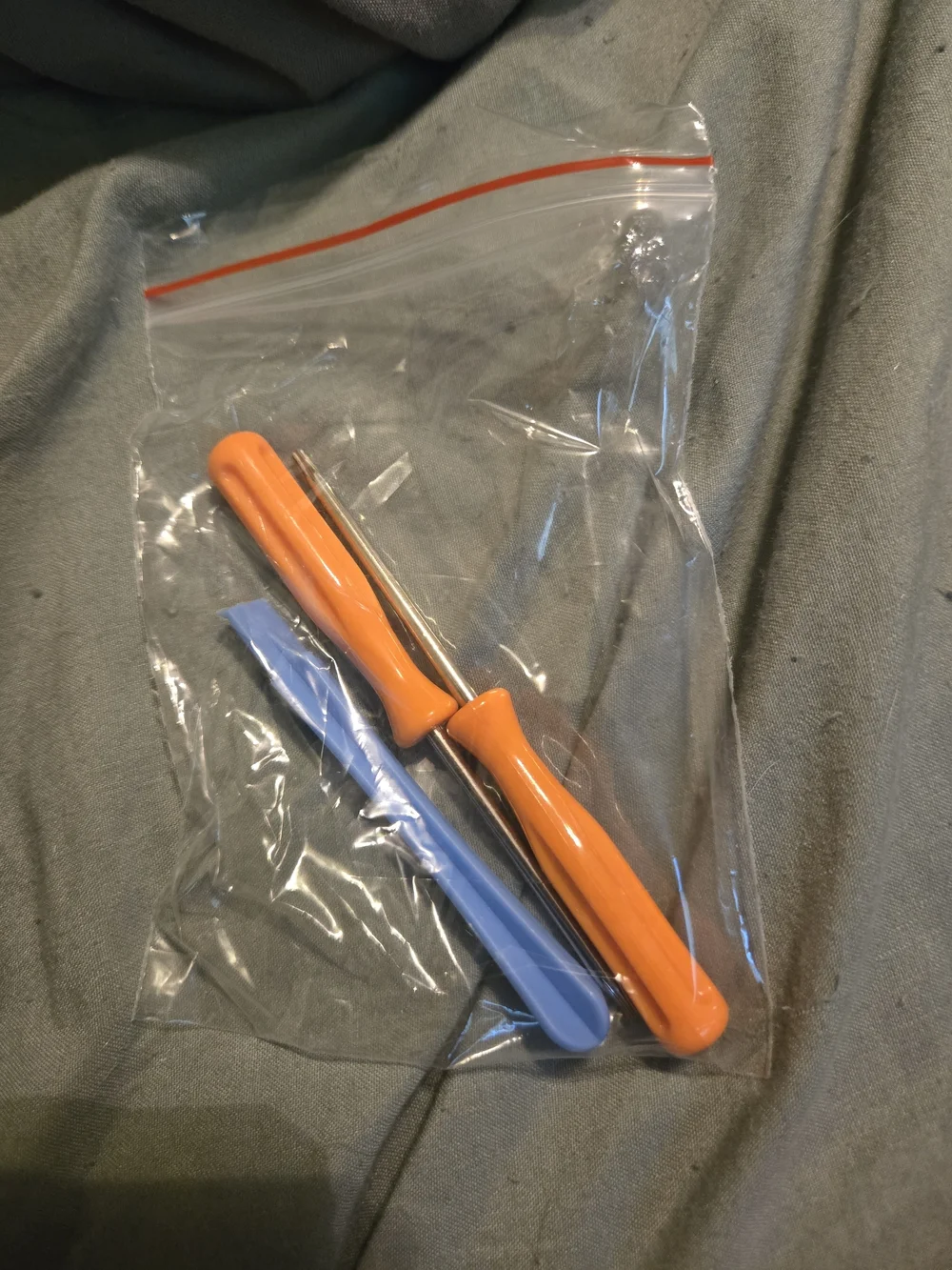 Universal Game Controller Opening & Repair Tool Kit (Torx Screwdriver & Pry Tool